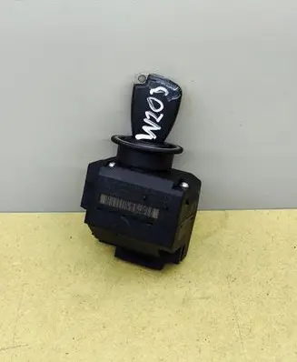 Mercedes-Benz C W203 Ignition lock 2095451908 33002418