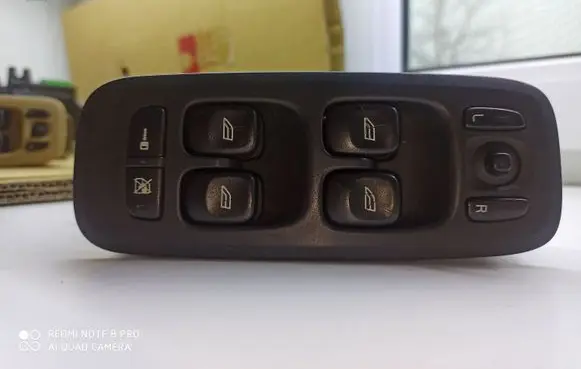 Volvo XC90 Electric window control switch 30739980