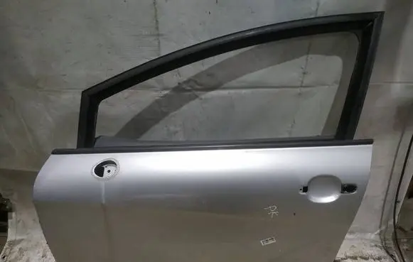 Seat Leon (1P) Front door PILKOS