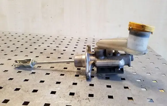 Subaru Outback Clutch master cylinder