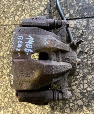 Toyota Auris 150 Front brake caliper