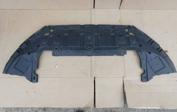 Volvo V40 Front bumper skid plate/under tray 31383735