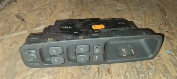 Volvo V70 Electric window control switch 9452933