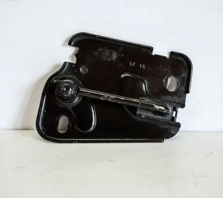 Audi A3 S3 8V Engine bonnet/hood lock/latch loop/hook 8V0823185B