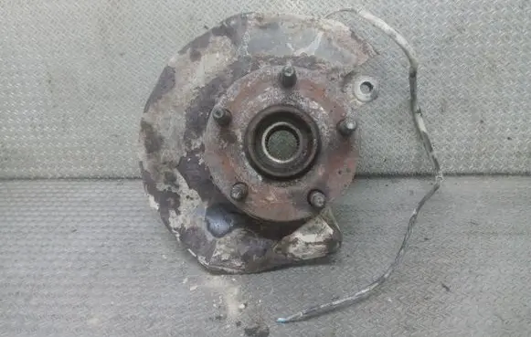 Toyota Avensis Verso Front wheel hub spindle knuckle