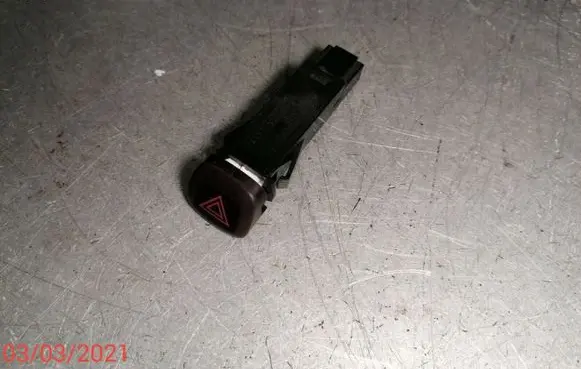 Volvo XC90 Hazard light switch 9168302