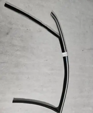 Volkswagen Tiguan Front door glass trim molding 5N0837643C