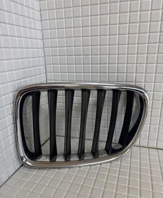 BMW X1 E84 Front bumper upper radiator grill 2993305