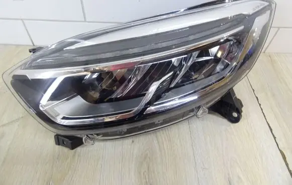 Renault Captur II Headlight/headlamp 260606159R