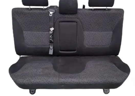 Mitsubishi L200 Second row seats 