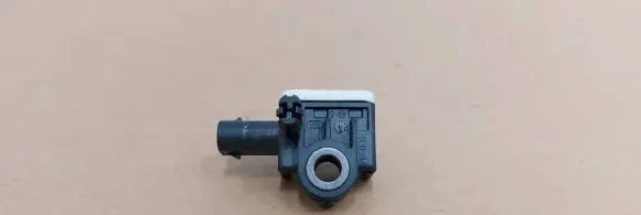 Porsche Cayenne (9Y0 9Y3) Airbag deployment crash/impact sensor 971907651