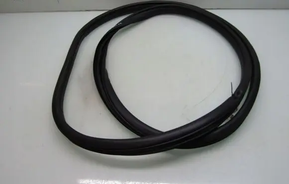 Mazda 2 Rubber seal rear door 