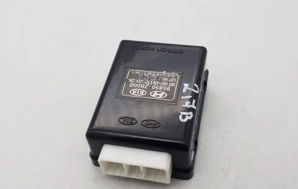 Hyundai Santa Fe Door central lock control unit/module 958502B000