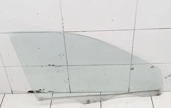 KIA Rio Front door window glass four-door As2
