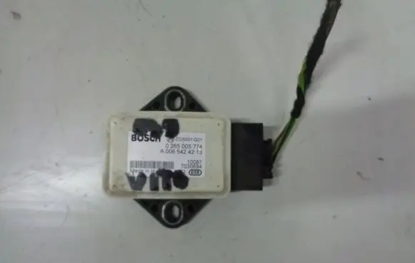 Mercedes-Benz Vito Viano W639 ESP acceleration yaw rate sensor A0065424218