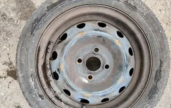 Toyota Yaris R12 alloy rim 