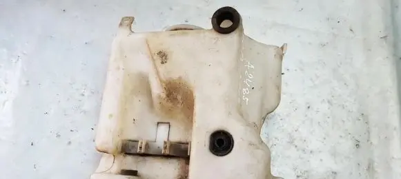 Windshield washer fluid reservoir/tank