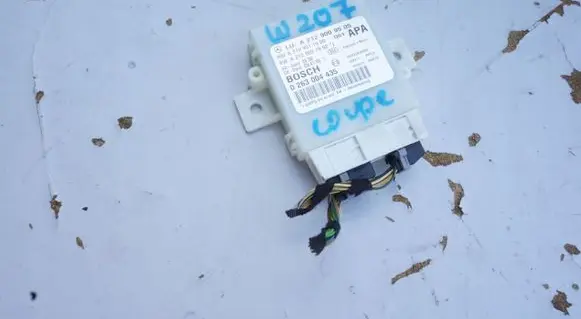 Mercedes-Benz E W212 Parking PDC control unit/module A2129009505