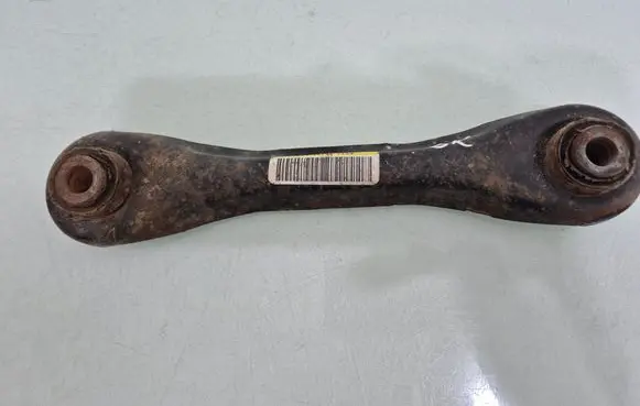 Rear control arm