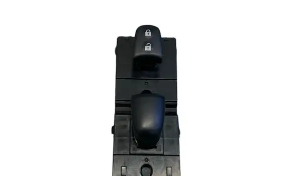Nissan Qashqai Central locking switch button 14228SD