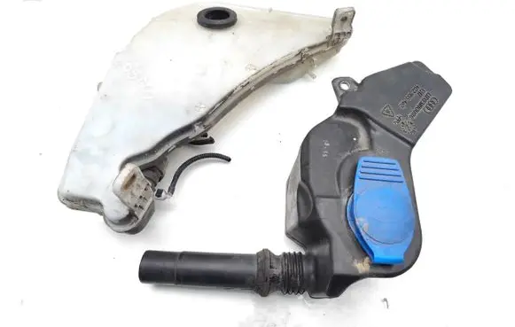 Audi A6 C7 Windshield washer fluid reservoir/tank 4G2955462 4G8955451E