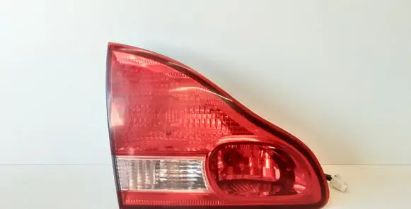 Toyota Avensis Verso Tailgate rear/tail lights