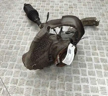 BMW X5 F15 Front wheel hub 7622913 6869869
