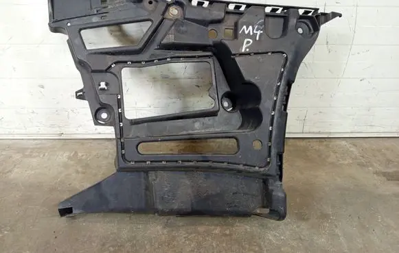 BMW M4 G82 G83 Rear bumper mounting bracket 8074728 5112 11460923