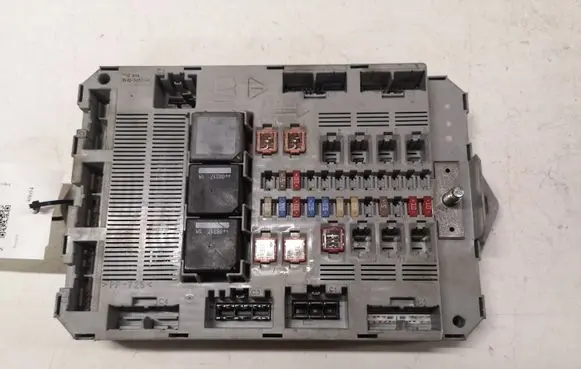Jaguar XF Fuse module 8X2T14B476BF 7340955340