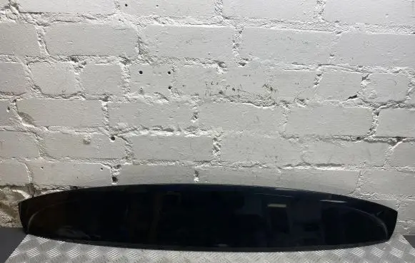 Tailgate/trunk spoiler