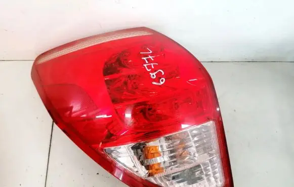 Toyota RAV 4 (XA30) Rear/tail lights