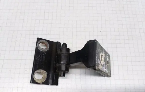 Audi A6 S6 C4 4A Rear door upper hinge 4A0833401