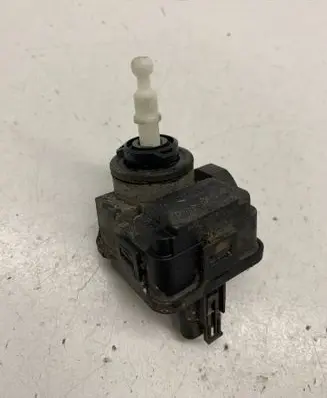 Volvo S40, V40 Headlight level adjustment motor 00728232