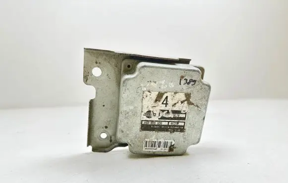 Nissan X-Trail T30 Torque split ecu control unit/module A68000U06 6500070 4625