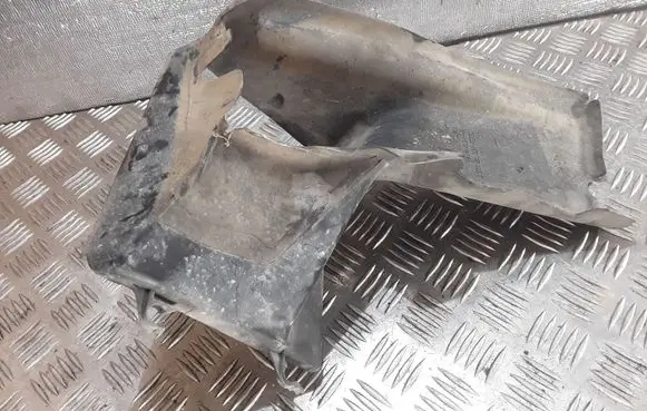 Audi A4 S4 B6 8E 8H Intercooler air channel guide 8E0117335C