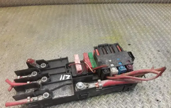 Mercedes-Benz E W211 Fuse box set 2115452601 A2115452601