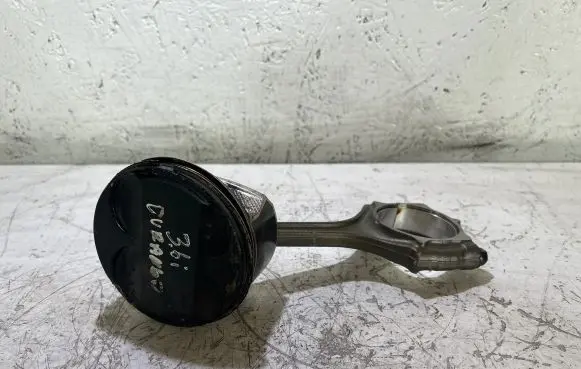 Dodge Durango Piston with connecting rod