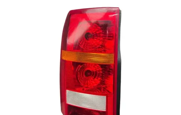 Land Rover Discovery 3 - LR3 Rear/tail lights XFB000573