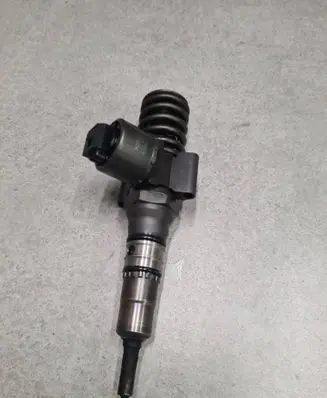 Volkswagen Touran I Fuel injector 03G130073G 0414720404 PDB027