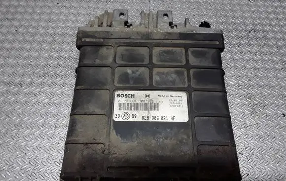 Volkswagen Golf III Engine control unit/module 028906021AF 0281001308