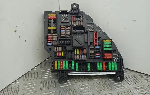 BMW 5 F10 F11 Fuse module 9264923