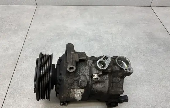 Volkswagen PASSAT B8 Air conditioning (A/C) compressor (pump) 5Q0816803F