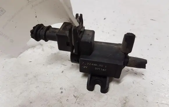 Opel Astra H Vacuum valve 72244800