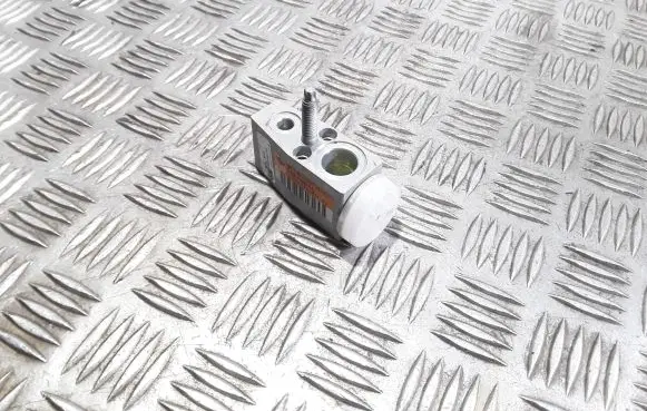 Air conditioning (A/C) pressure sensor