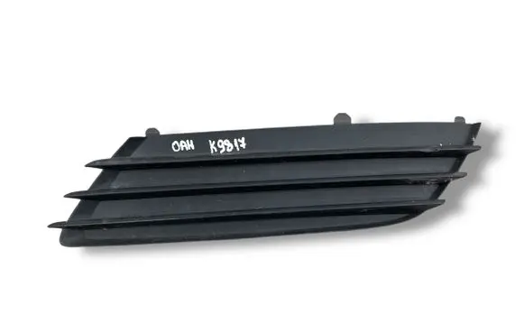 Opel Astra H Front bumper lower grill 375768702 13117250
