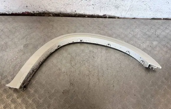 BMW X5M E70 Front arch trim 7206654