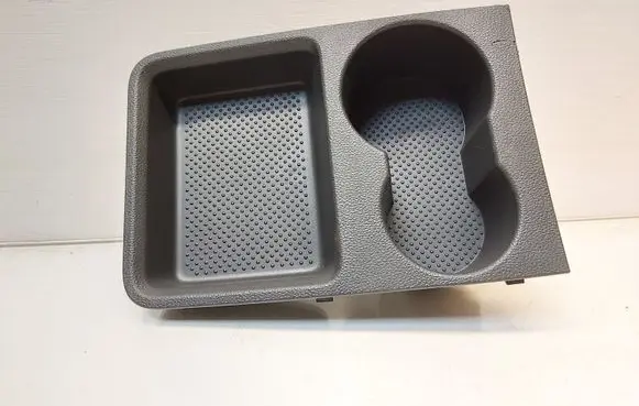 Cup holder front