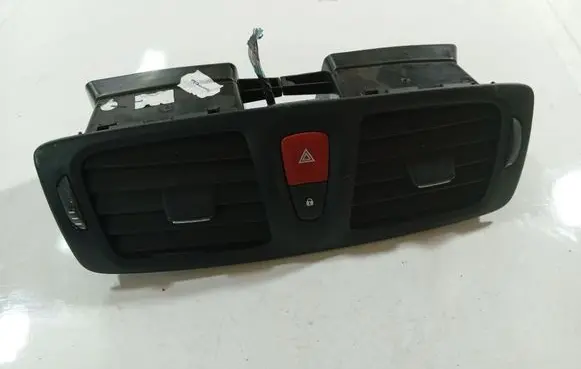 Renault Megane III Dash center air vent grill 88300000