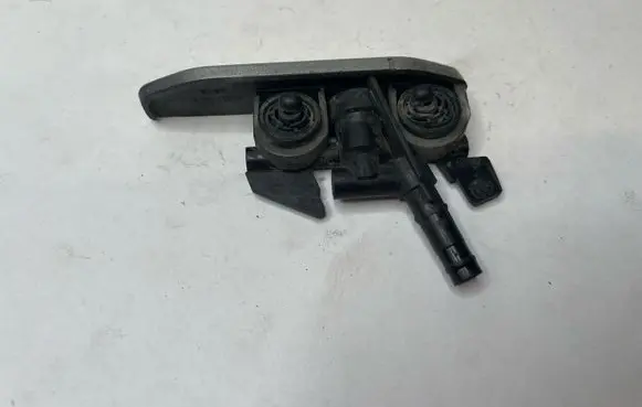 BMW 3 E46 Headlight washer spray nozzle cap/cover 6167 8374370