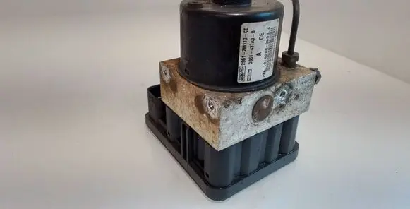 Mazda 2 ABS Pump 2S612M110CE 00008556E1 17YU3M02E25